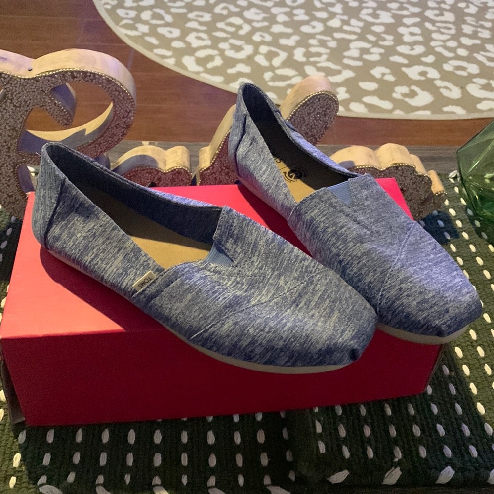 Toms